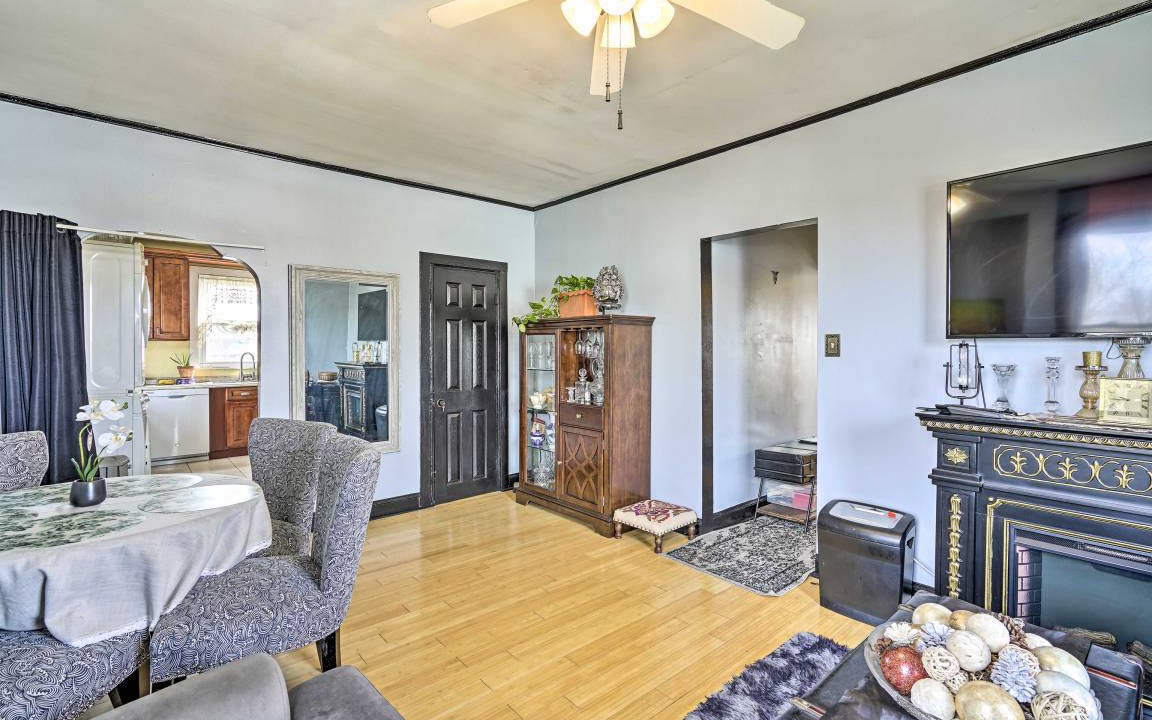 Photo of Livingroom in Long Branch