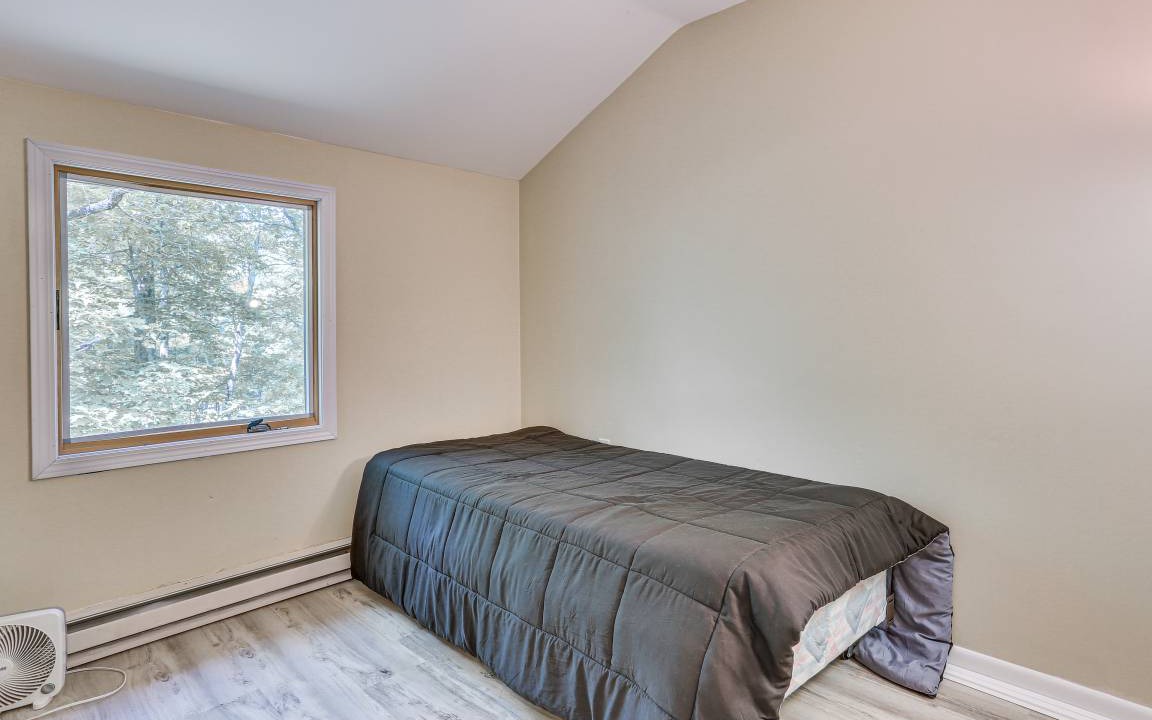 Photo of Bedroom in Rowland