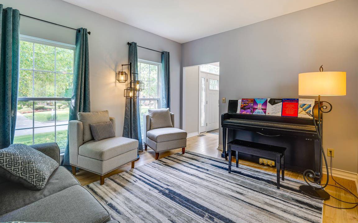 Photo of Livingroom in Lewis Center