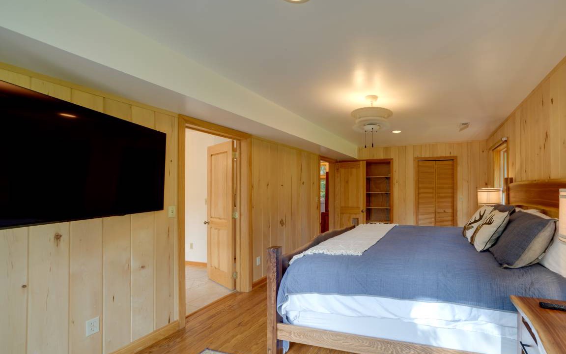 Photo of Bedroom in Marlinton