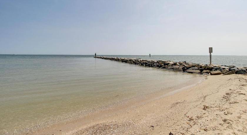 Photo of Others in Calvert Beach-Long Beach