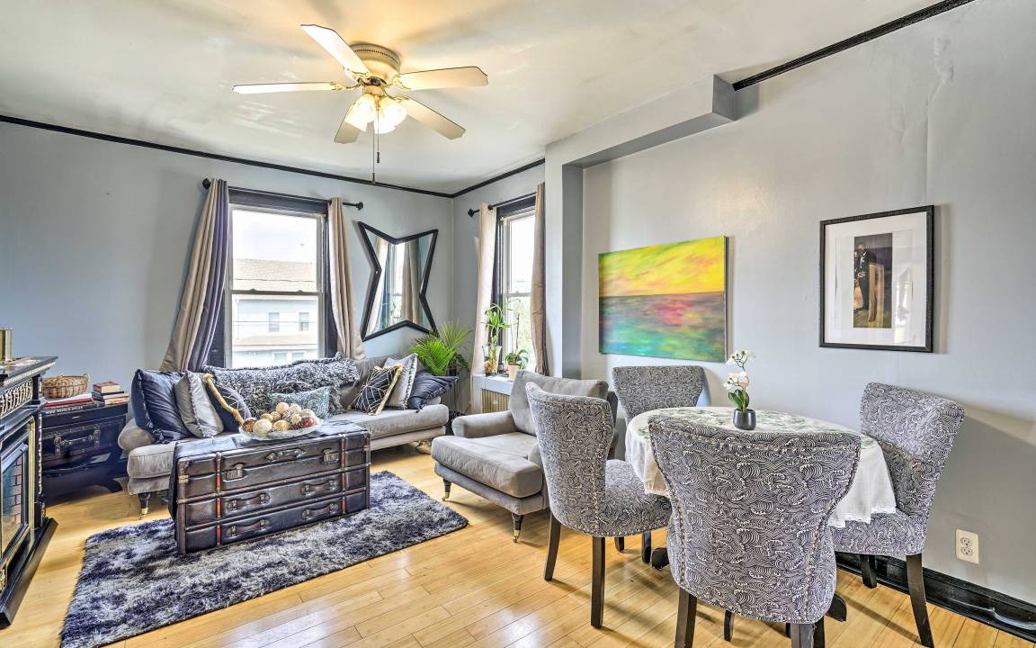 Photo of Livingroom in Long Branch