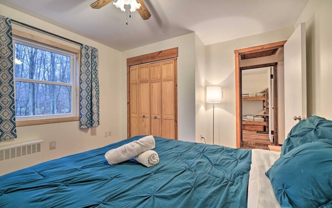 Photo of Bedroom in Greentown