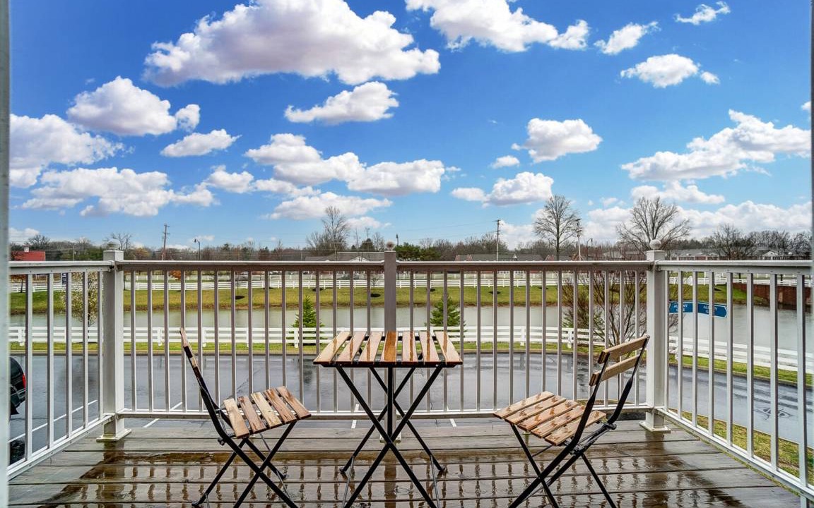 Photo of Patio Balcony in Summit Station