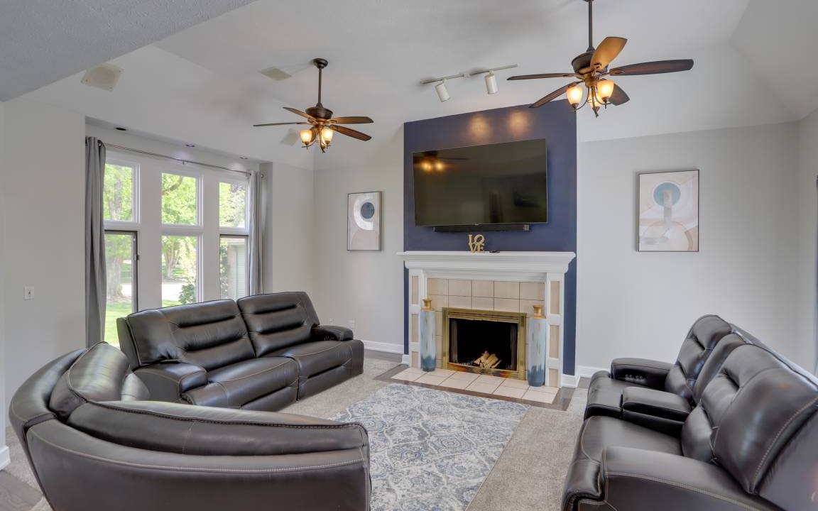 Photo of Livingroom in Amherst