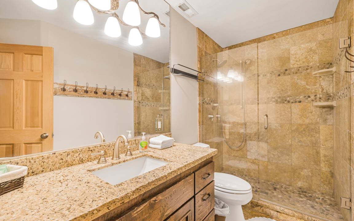 Photo of Bathroom in Island Park