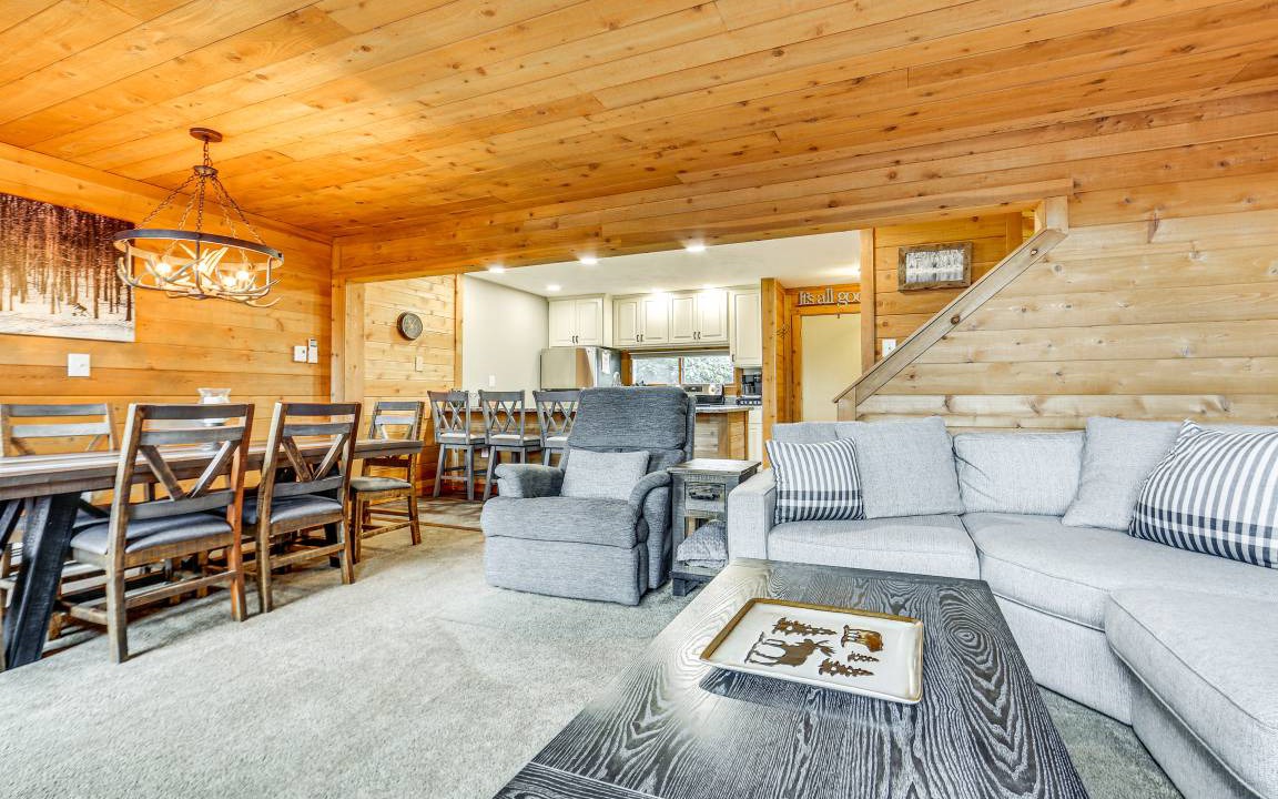 Photo of Livingroom in Seven Springs