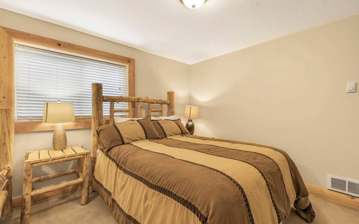 Photo of Bedroom in Island Park