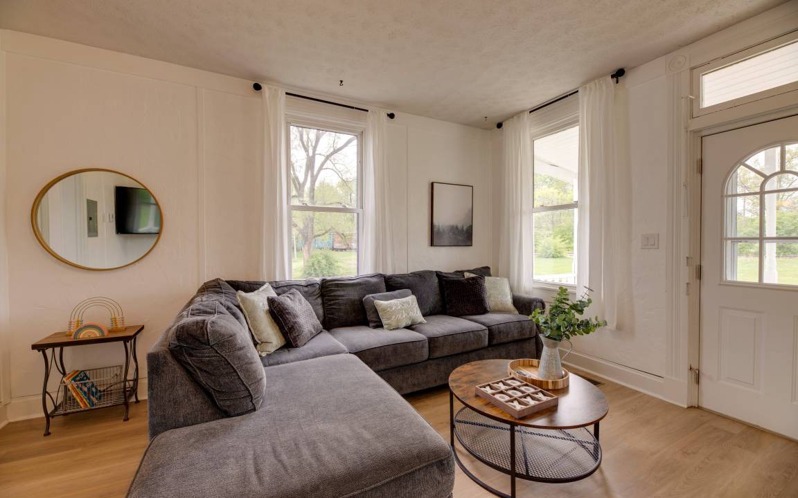 Photo of Livingroom in Mason