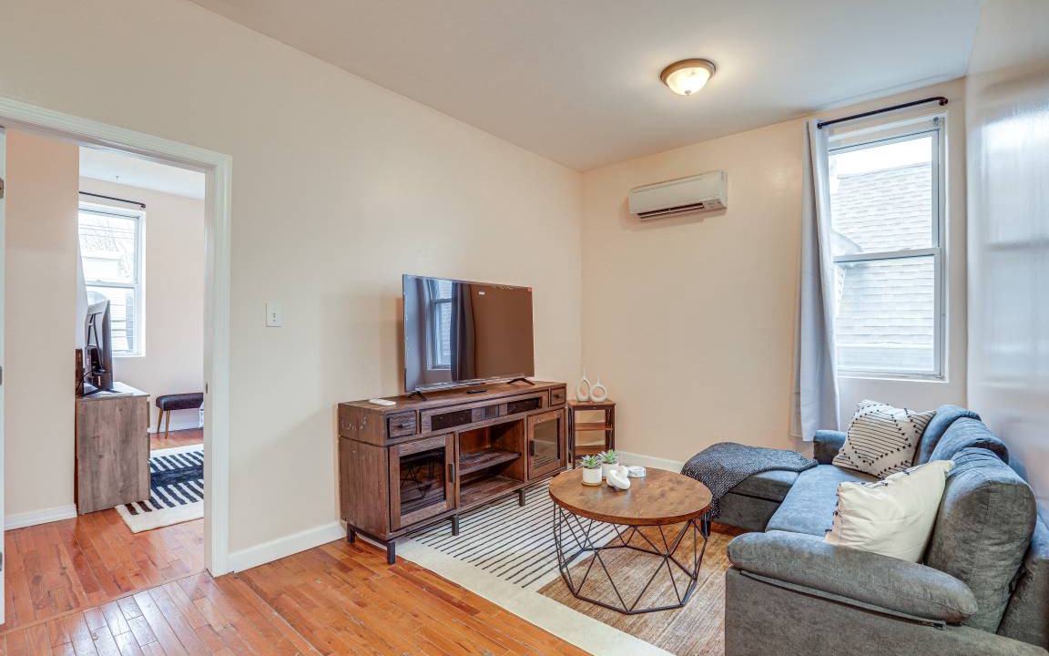 Photo of Livingroom in Constable Hook