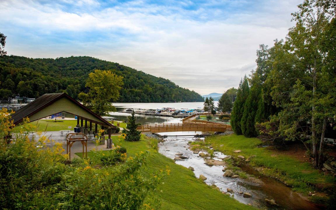 Photo of Others in Lake Lure