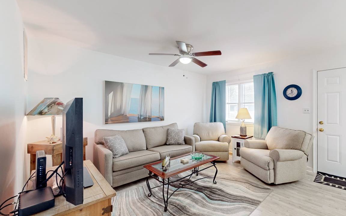 Photo of Livingroom in Caine Woods
