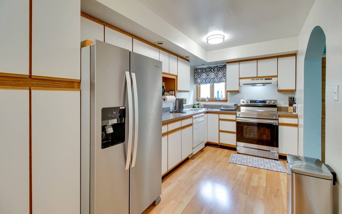 Photo of Kitchen in Calvert Beach-Long Beach