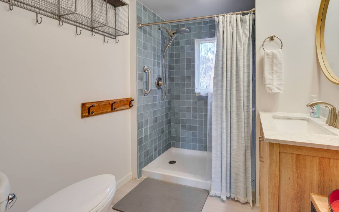 Photo of Bathroom in Highland Lakes