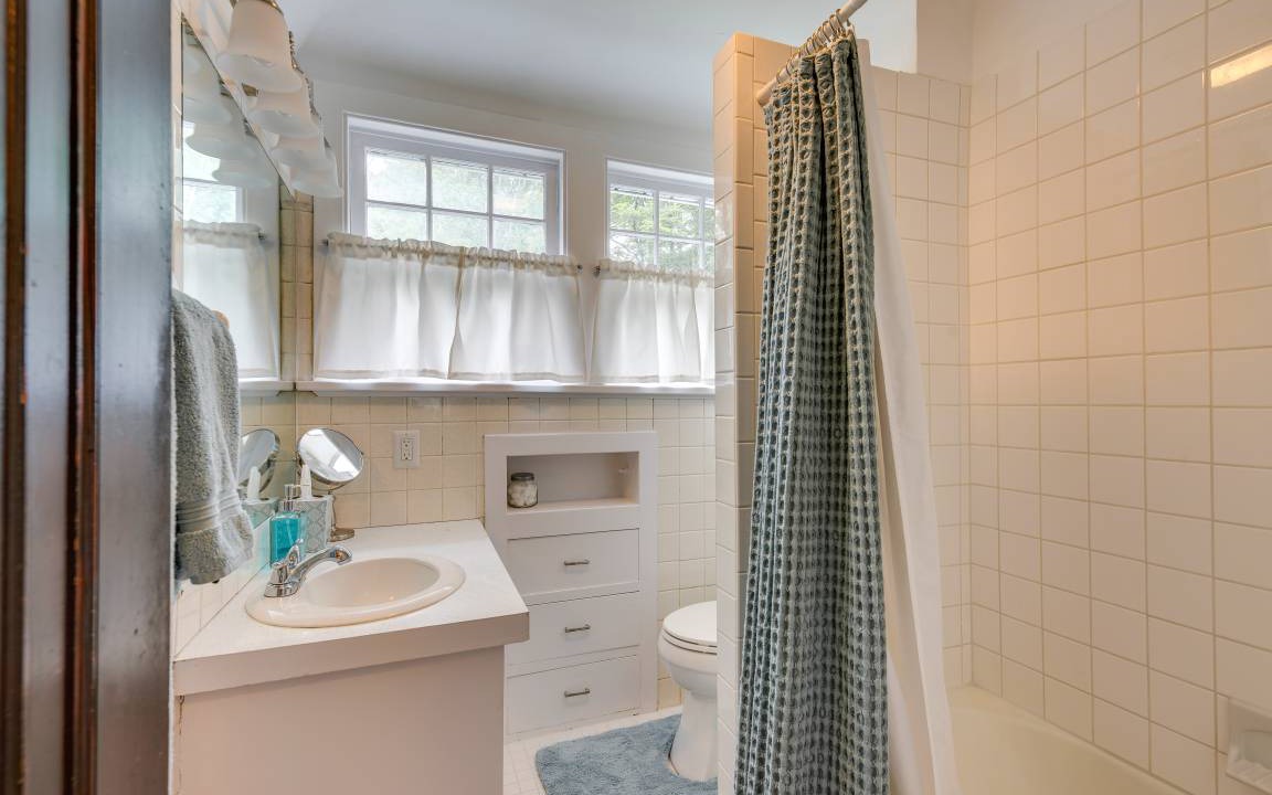 Photo of Bathroom in Carbondale