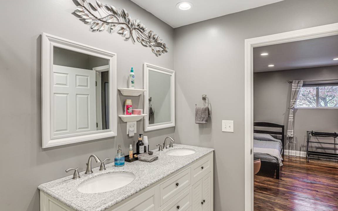 Photo of Bathroom in Petersburg