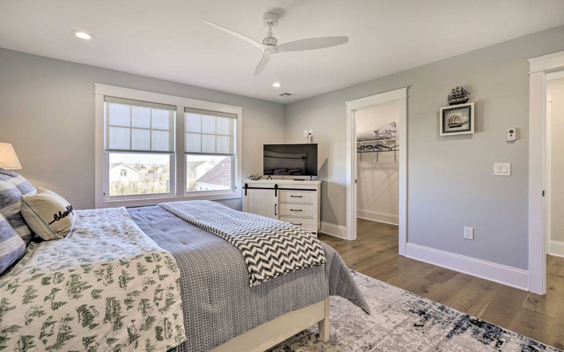 Photo of Bedroom in Long Branch