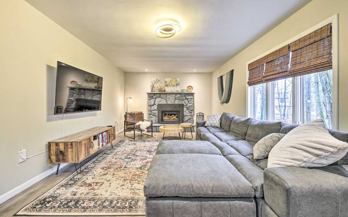 Photo of Livingroom in East Stroudsburg