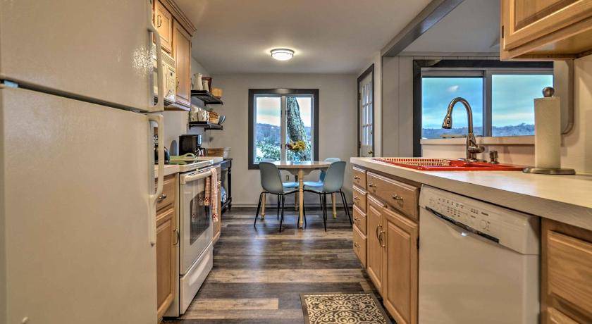 Photo of Kitchen in Highland Lakes