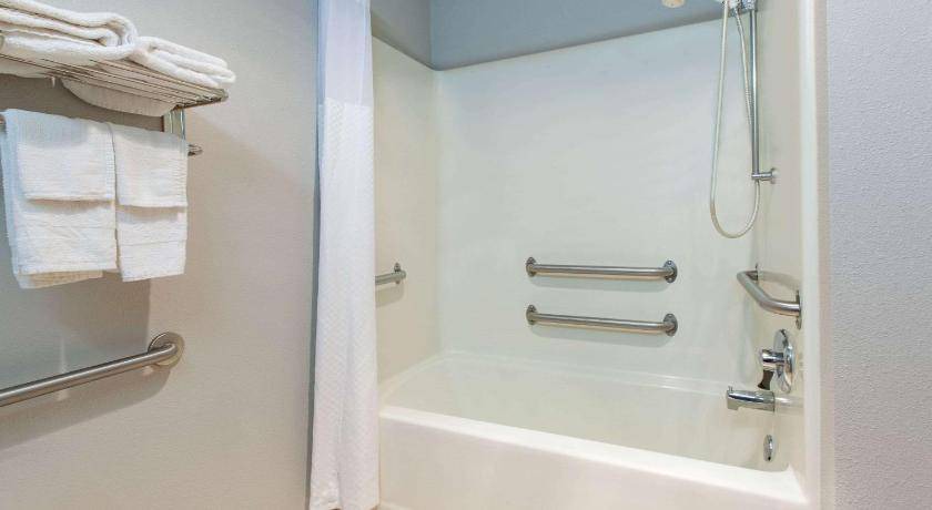 Photo of Bathroom in South Hills
