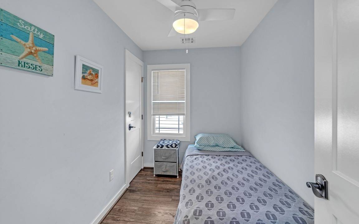Photo of Bedroom in Seaside Heights