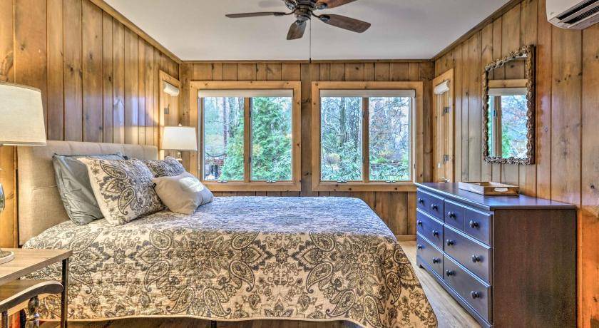 Photo of Bedroom in Highland Lakes