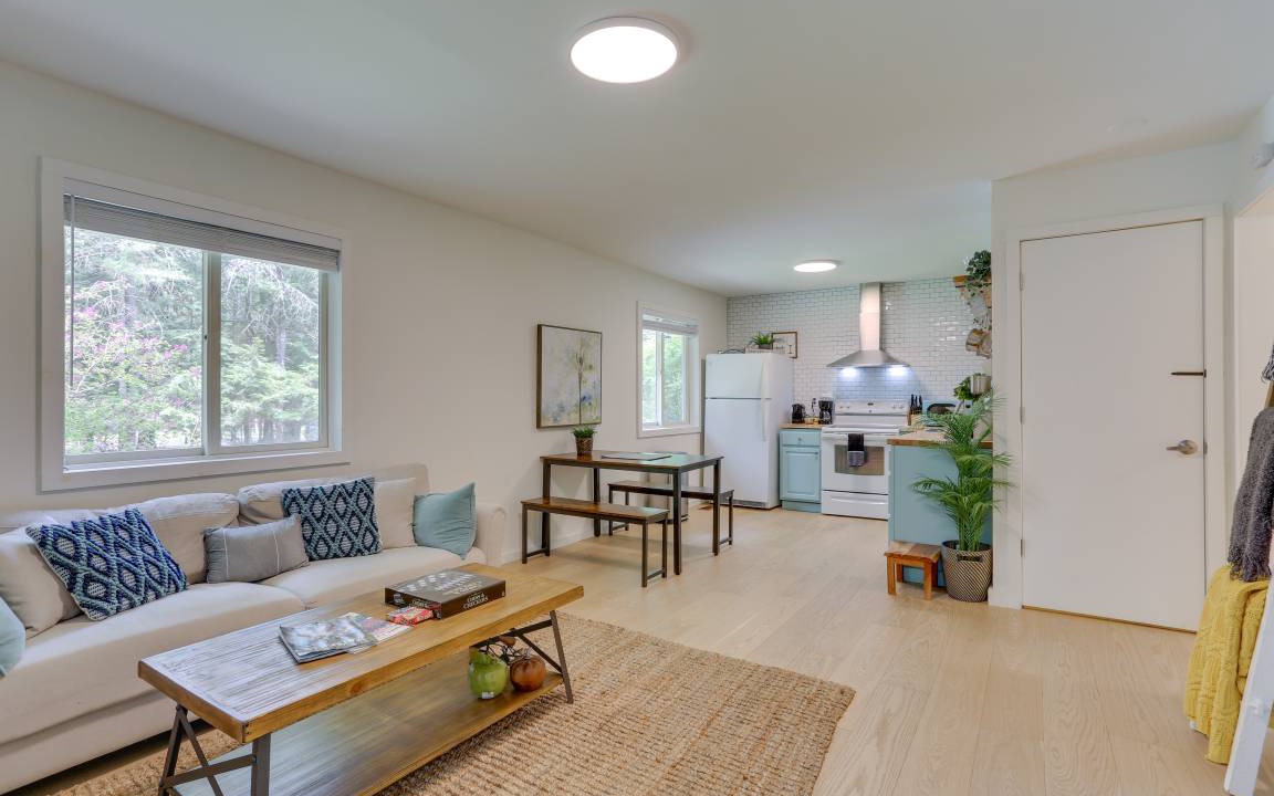Photo of Livingroom in Swan Lake