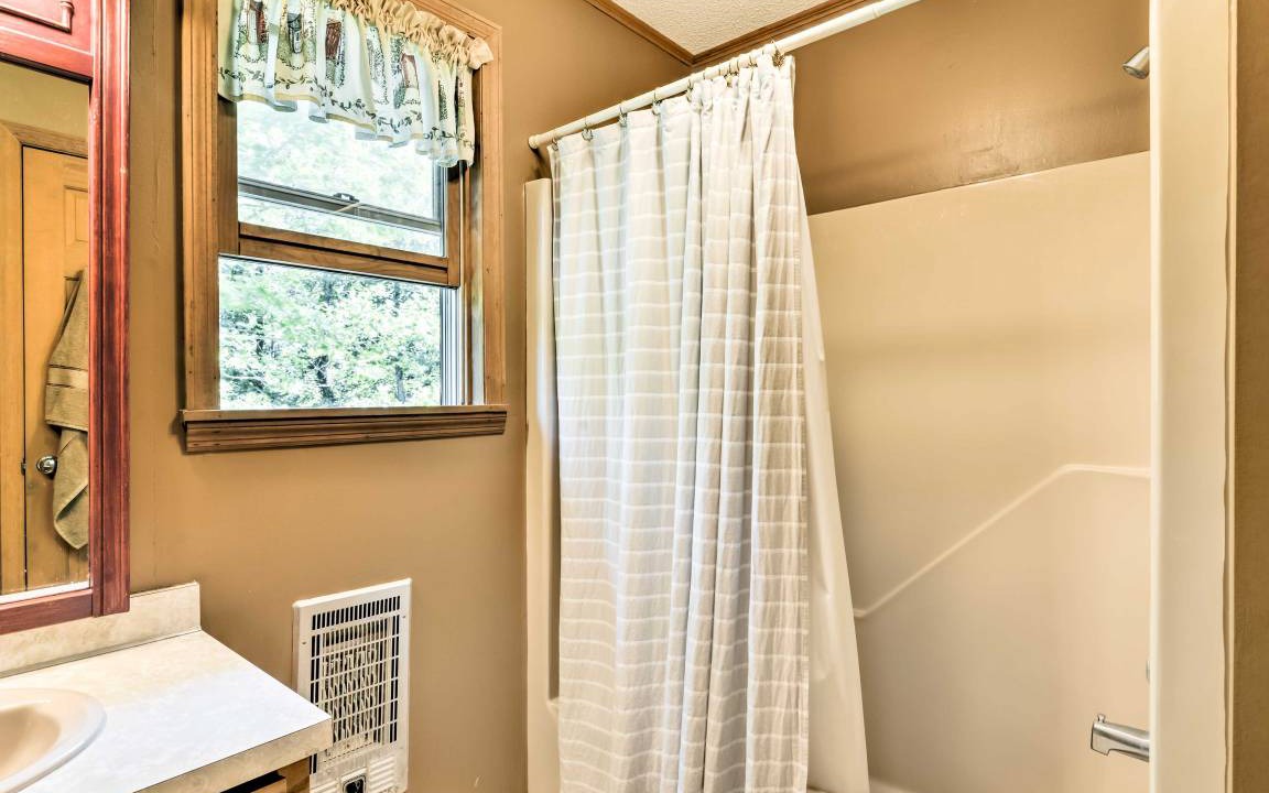 Photo of Bathroom in Black Mountain