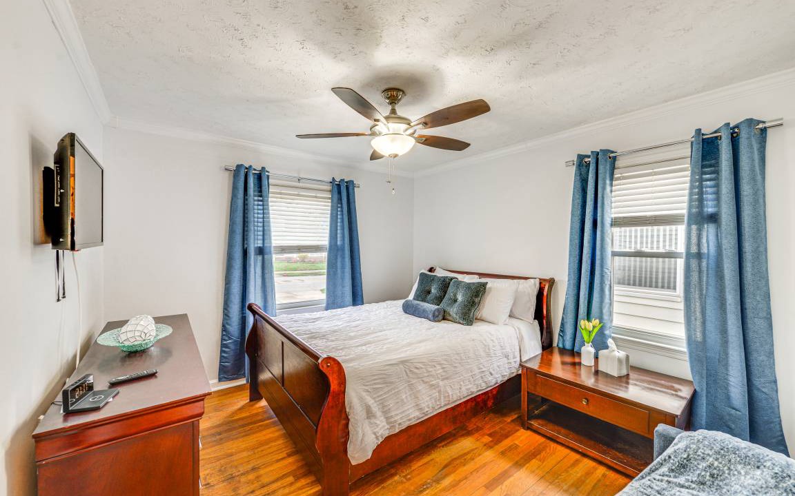 Photo of Bedroom in Maple Heights