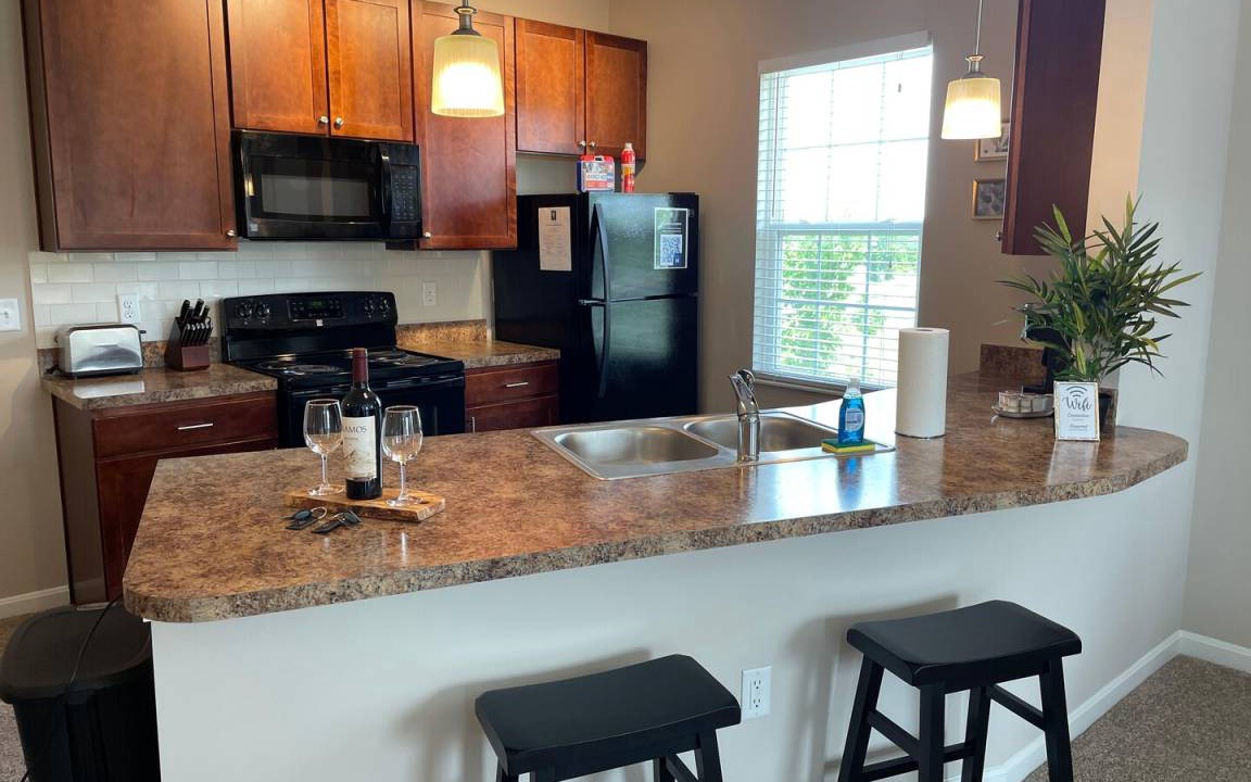 Photo of Livingroom in Summit Station