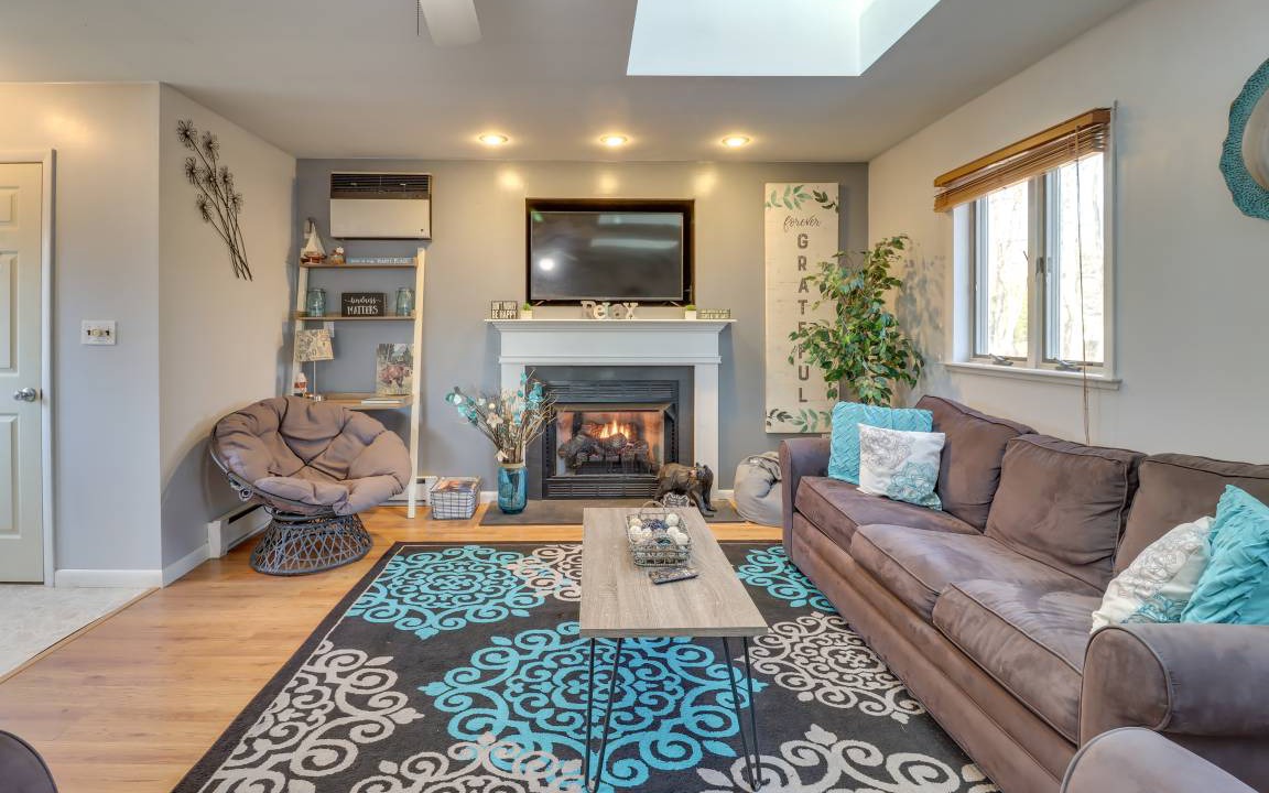 Photo of Livingroom in Pocono Lake