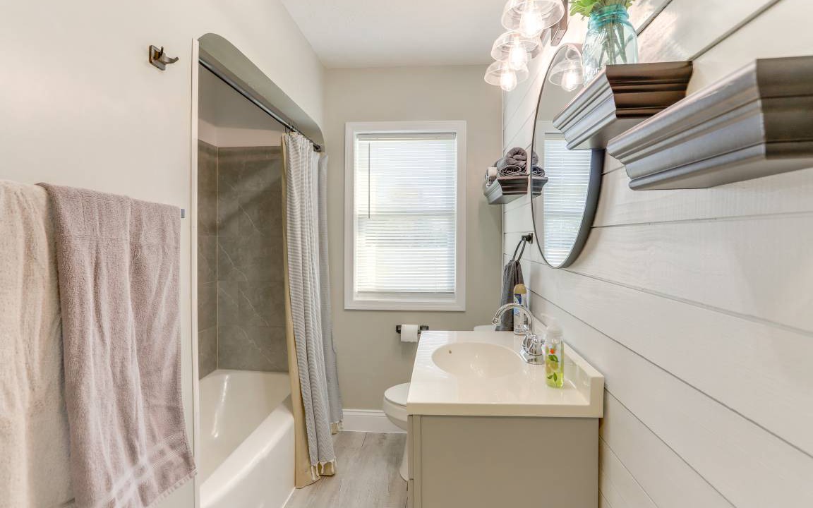Photo of Bathroom in Port Clinton