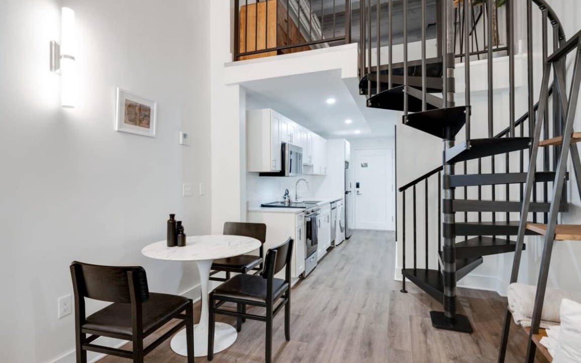 Photo of Livingroom in Center City East
