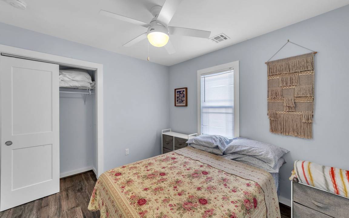 Photo of Bedroom in Seaside Heights