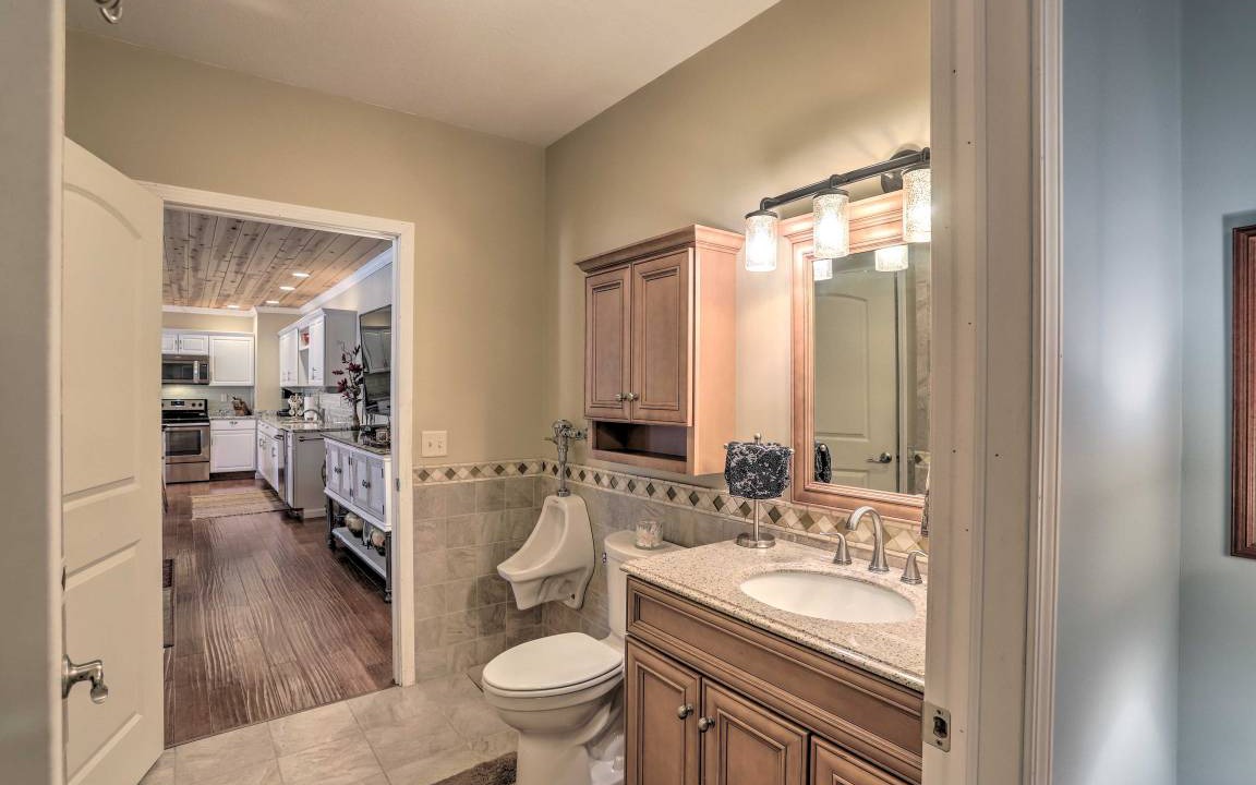 Photo of Bathroom in Tiffin