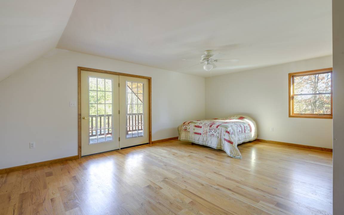 Photo of Bedroom in Benton