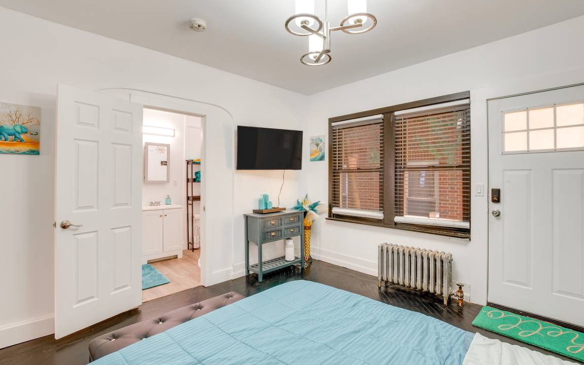 Photo of Bedroom in Weequahic
