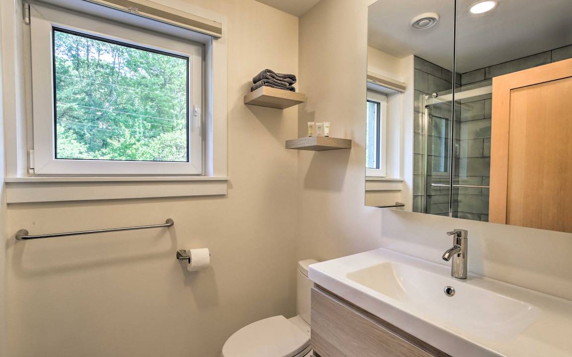 Photo of Bathroom in Garrison