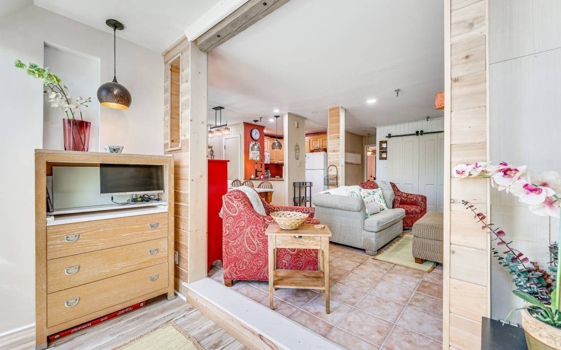 Photo of Livingroom in Snowshoe