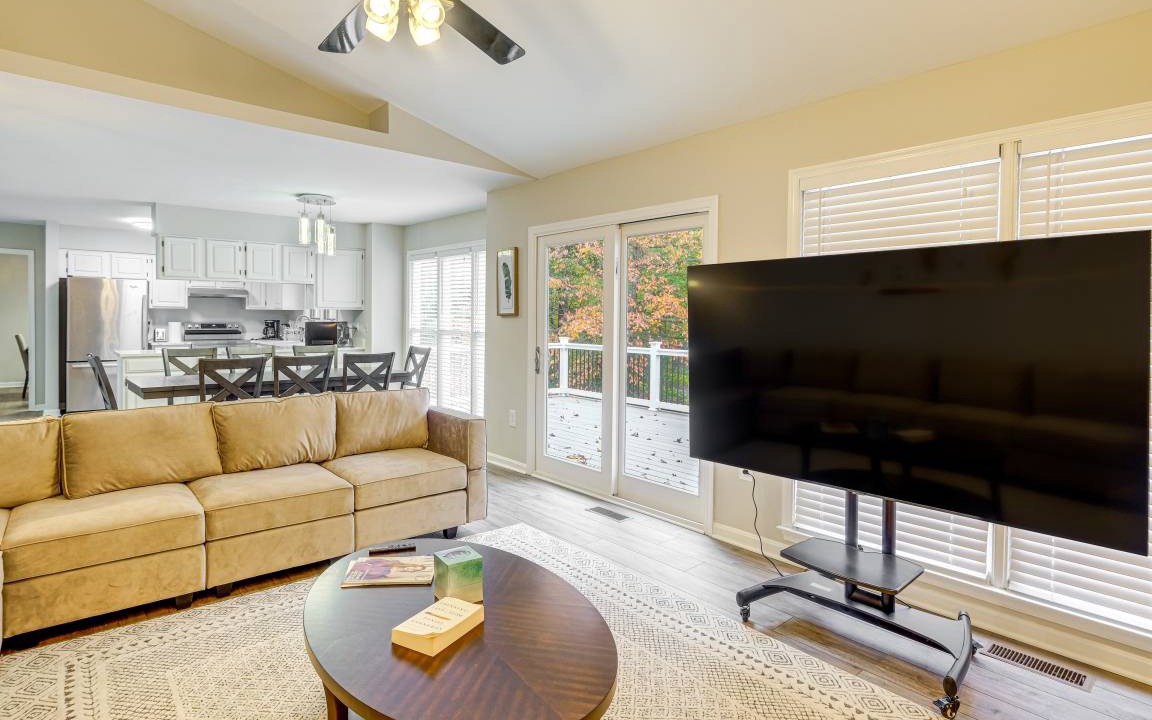Photo of Livingroom in Lake Ridge