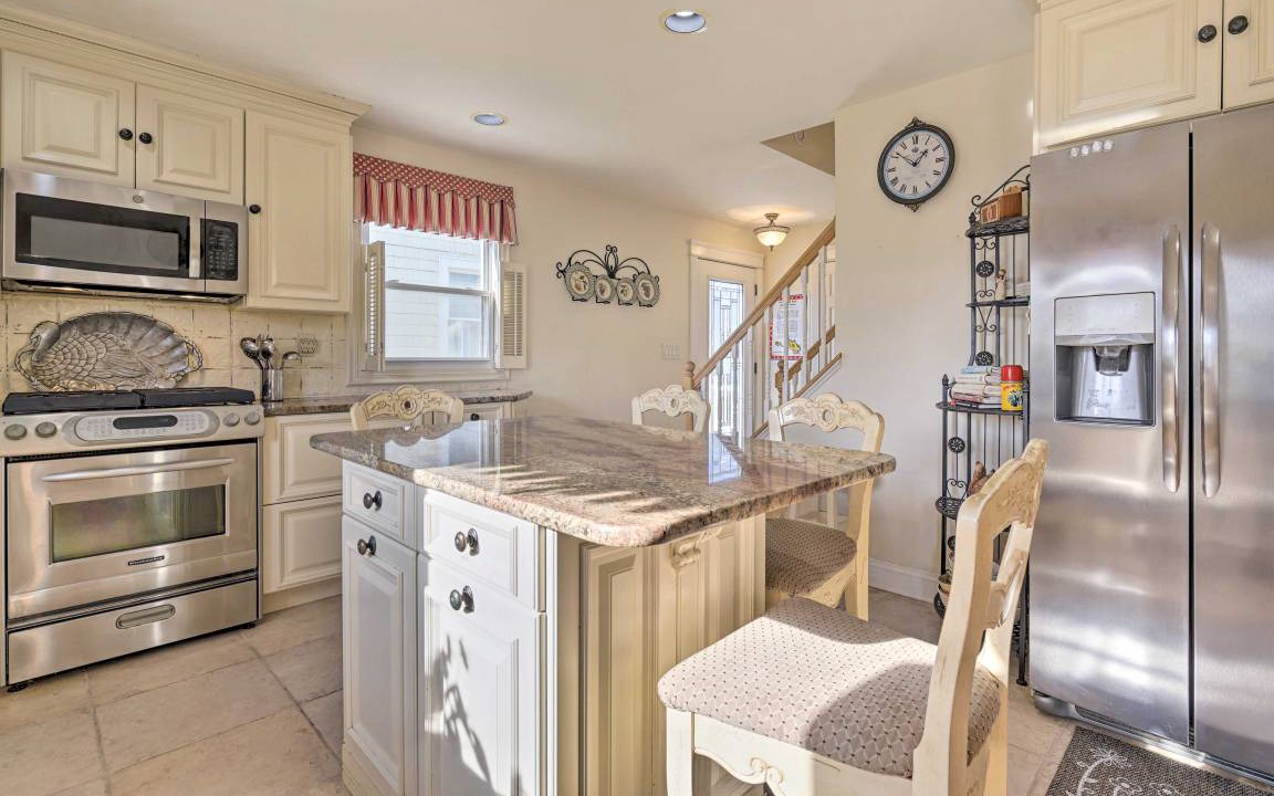 Photo of Kitchen in Wall