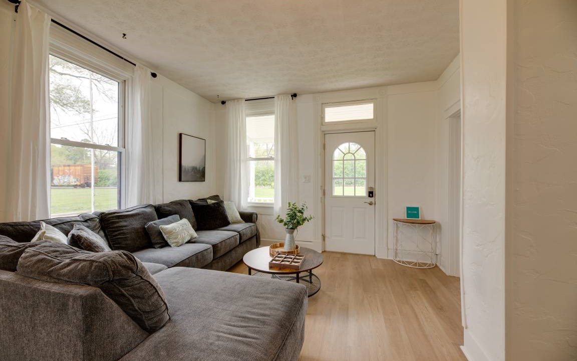 Photo of Livingroom in Mason