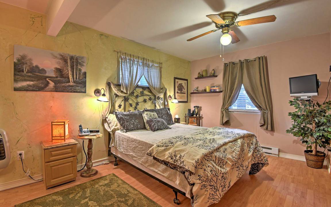 Photo of Bedroom in Greentown