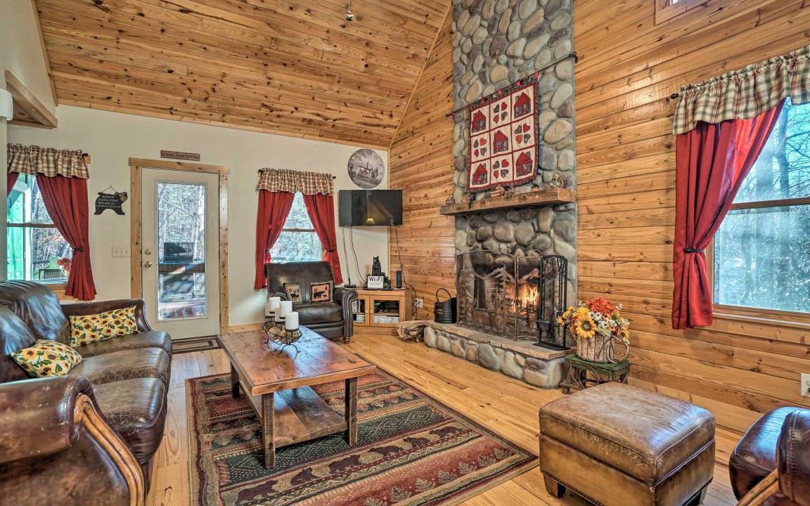 Photo of Livingroom in Sautee Nacoochee