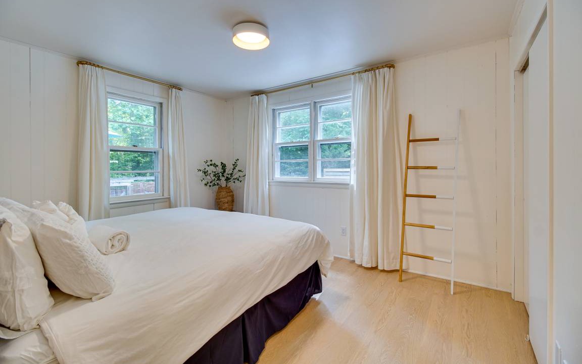 Photo of Bedroom in Lusby