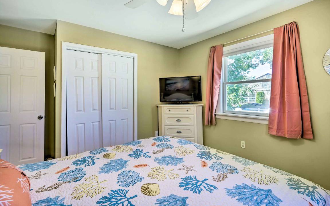 Photo of Bedroom in Village Green