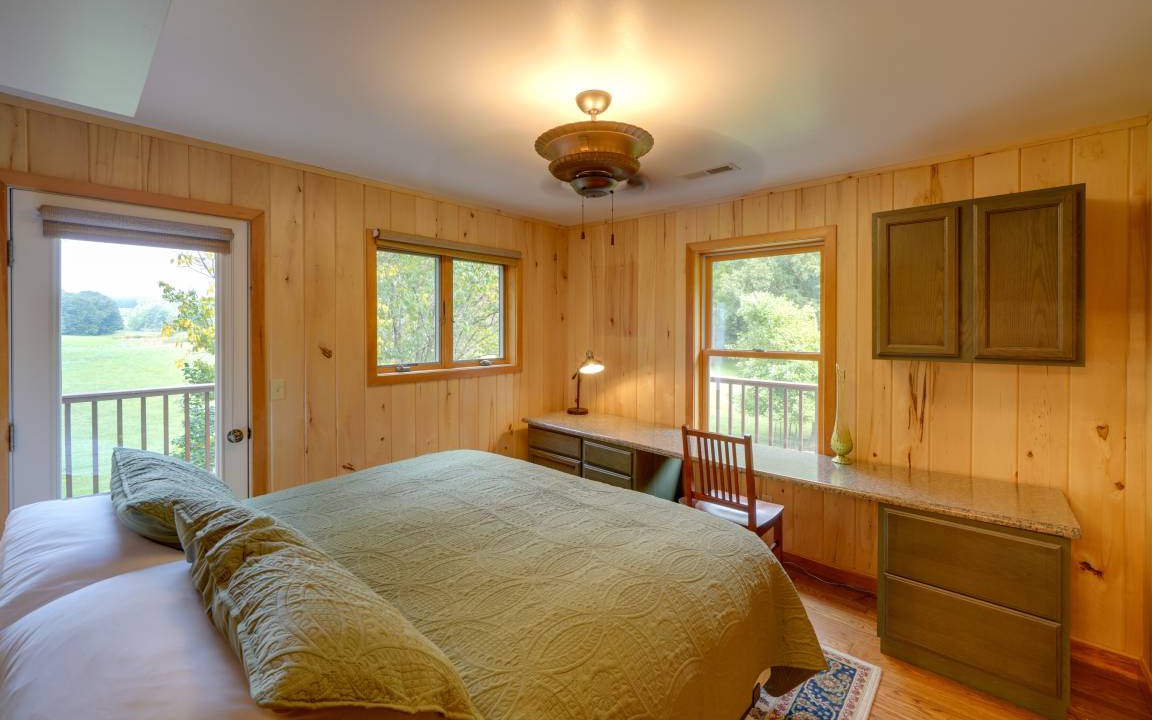 Photo of Bedroom in Marlinton