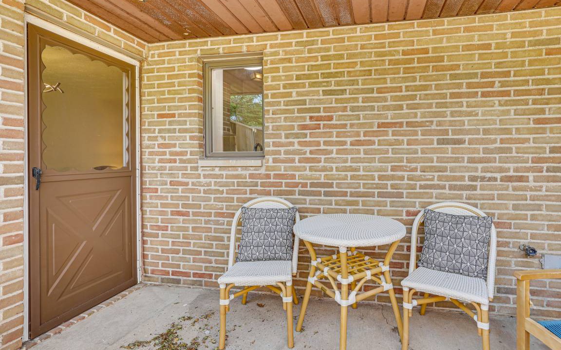 Photo of Patio Balcony in Meyers Lake