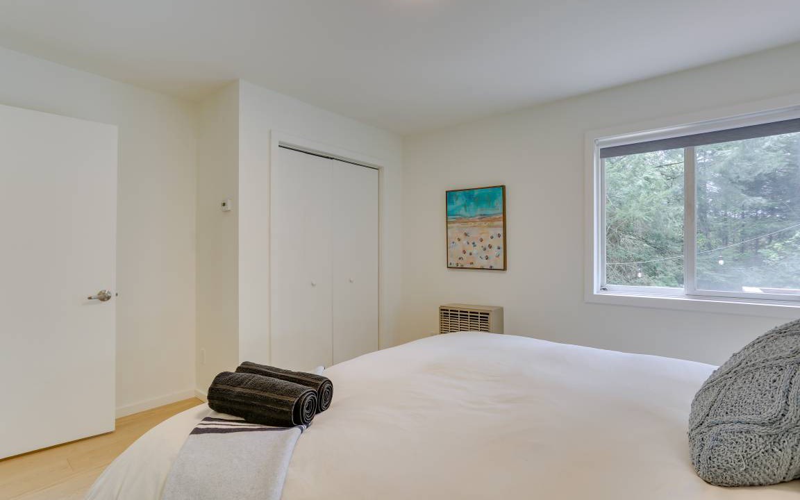 Photo of Bedroom in Swan Lake