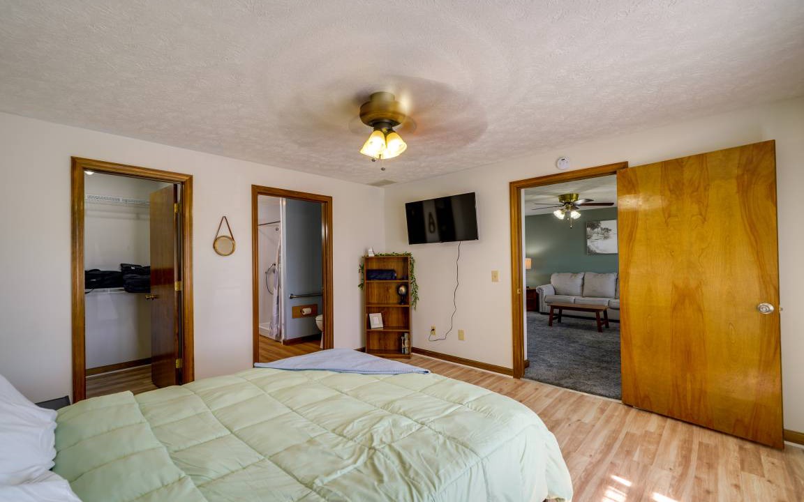 Photo of Bedroom in Hurricane